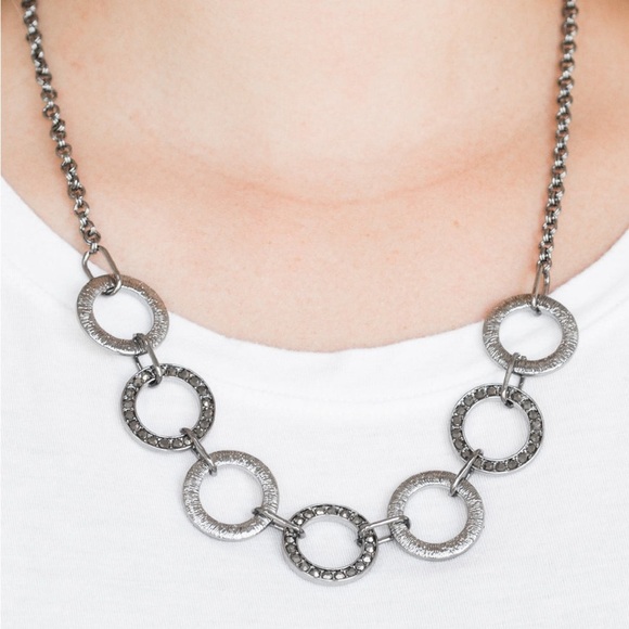 Paparazzi Modern Day Madonna Necklace and Earrings - Picture 1 of 6